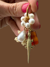Afbeelding in Gallery-weergave laden, Oorbel krokodil parel Mar
