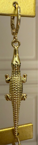 Krokodil oorbellen gouden hanger