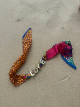 Afbeelding in Gallery-weergave laden, Bandana Curaçao LOVE
