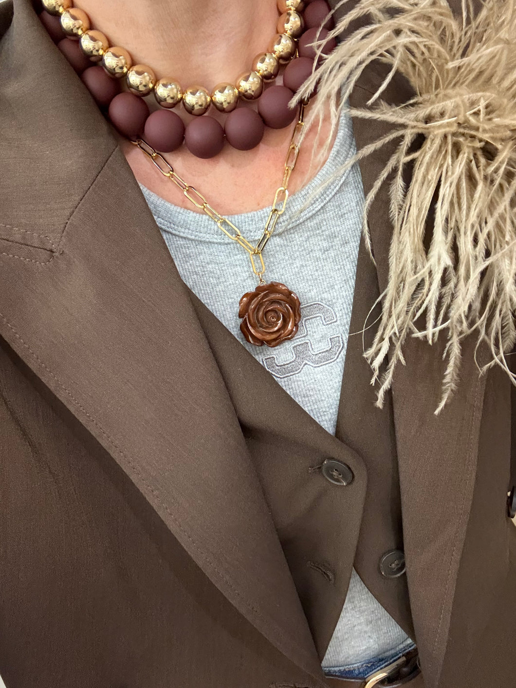 Ketting bruine bloem