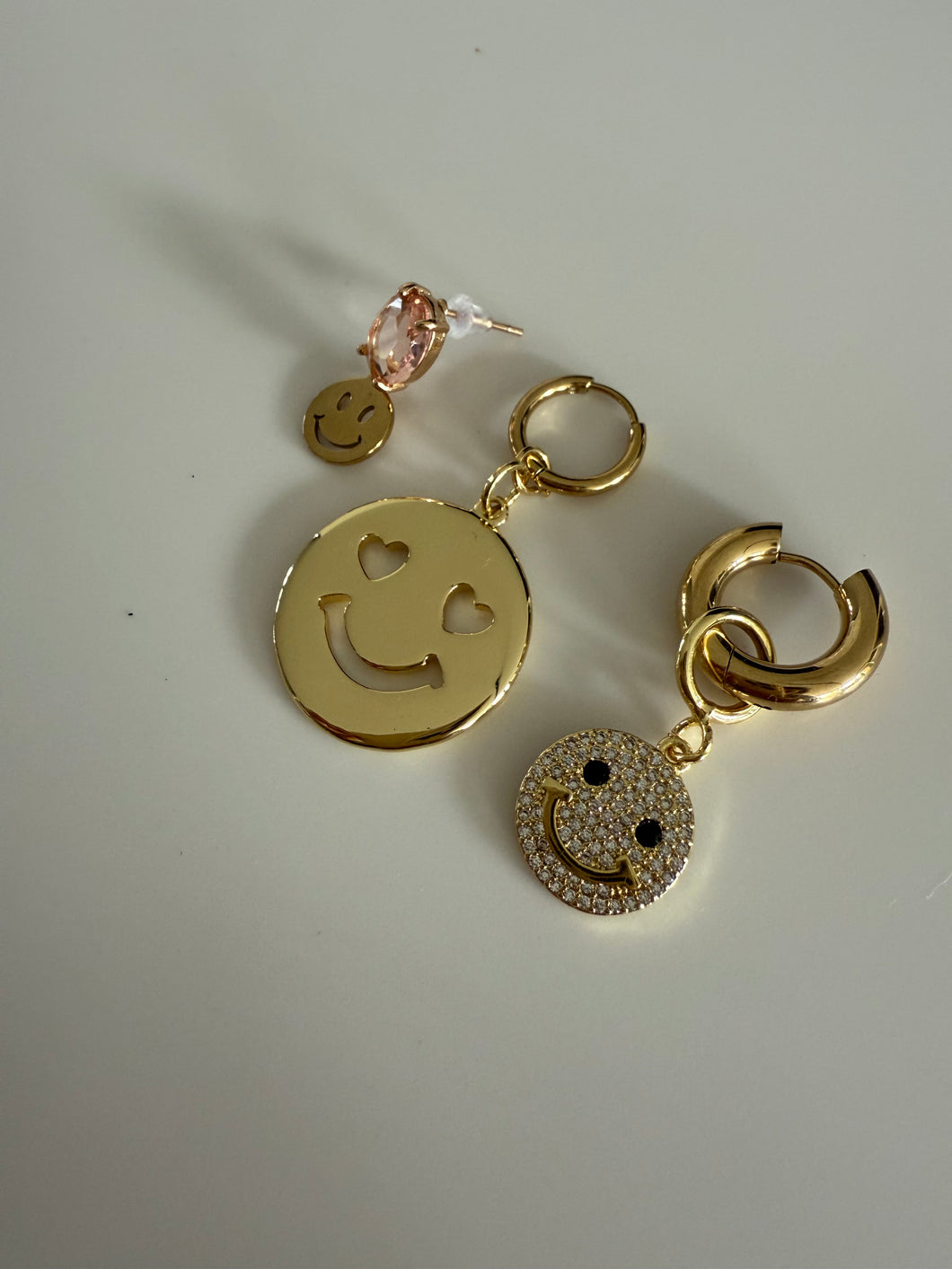 Actie smiley setje 3 ~~> 3 oorbellen