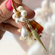 Afbeelding in Gallery-weergave laden, Oorbel krokodil parel Mar
