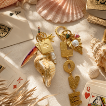 Afbeelding in Gallery-weergave laden, Love oorbellen kaart
