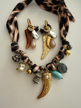 Afbeelding in Gallery-weergave laden, Combo: Oorbellen veer tand + ketting
