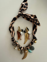 Afbeelding in Gallery-weergave laden, Combo: Oorbellen veer tand + ketting
