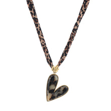 Afbeelding in Gallery-weergave laden, Luipaard ketting met hartje
